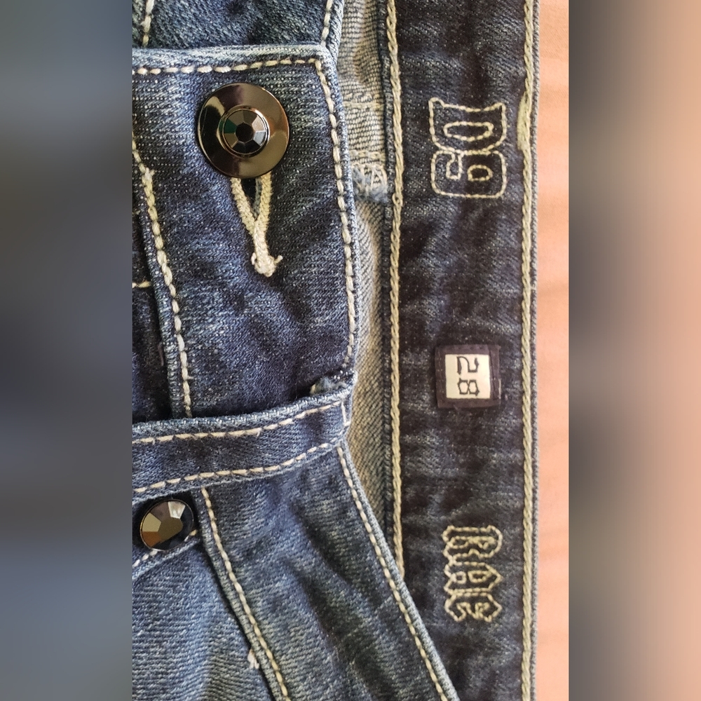 D9 Rae Crop/Capri Jeans - Picture 3 of 4